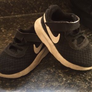Toddler nike shoes